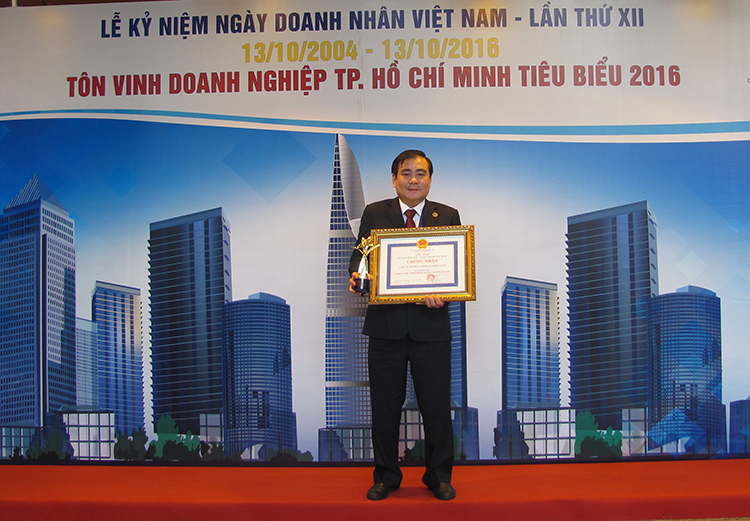 THIÊN LONG ĐÓN NHẬN GIẢI THƯỞNG “DOANH NGHIỆP TP.HCM TIÊU BIỂU NĂM 2016”